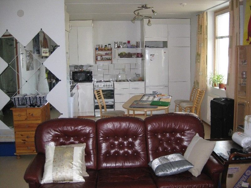 N�kym� olohuoneesta keitti��n